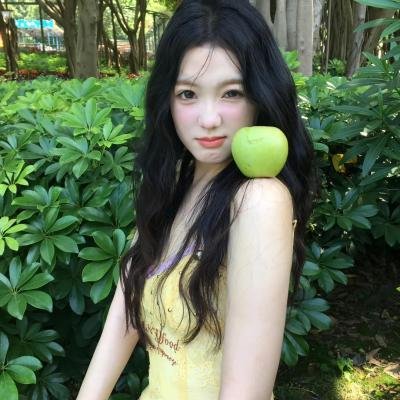 肚脐到膝盖之间